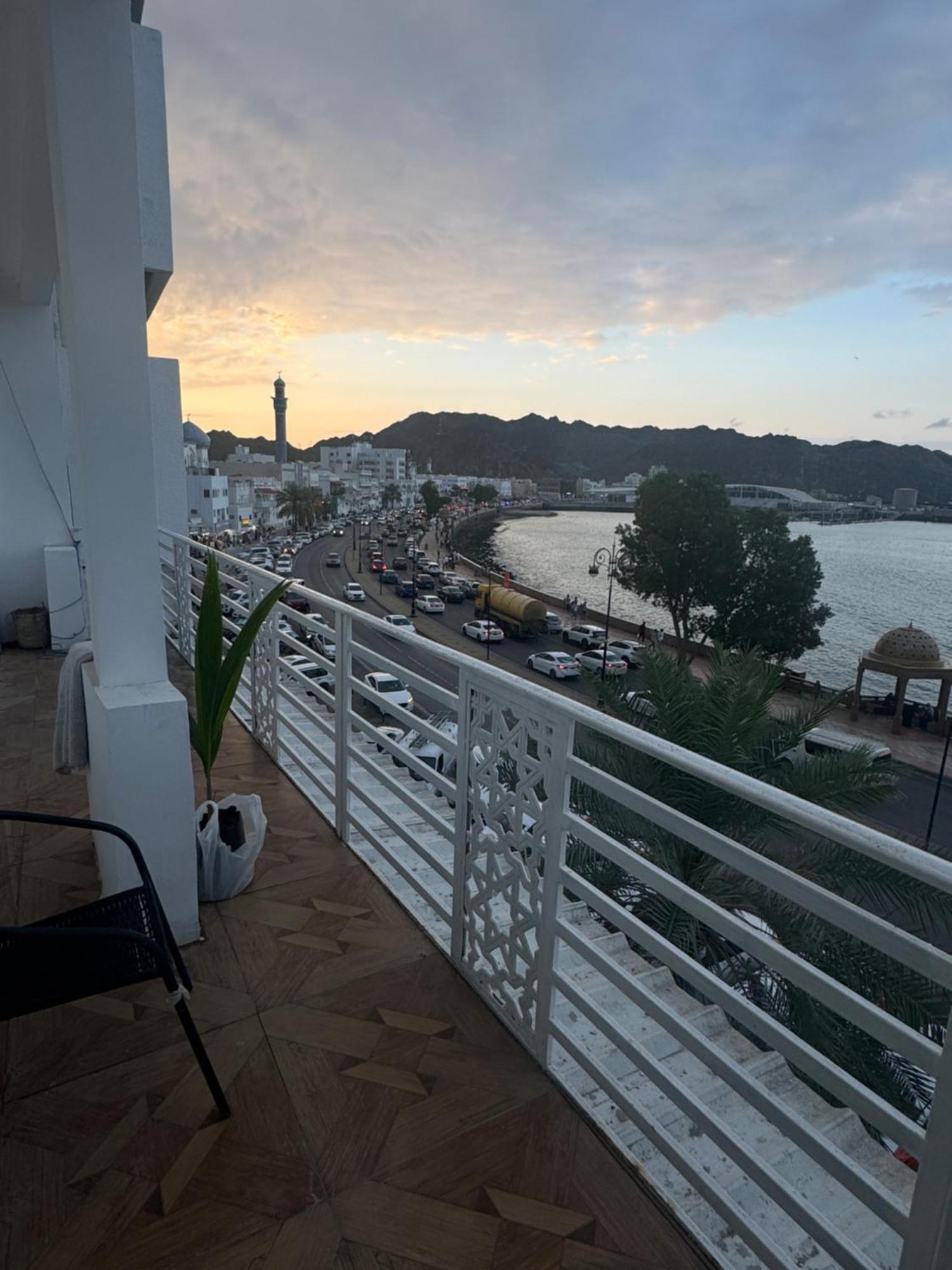 Muttrah Souq And Sea View Apartamento Mascate Exterior foto